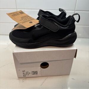 Nike Revolution Kids Black Athletic Shoes slip on sneaker size 10C boys toddler